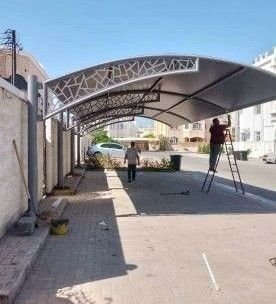 مظلات بدون أعمدة أمامية